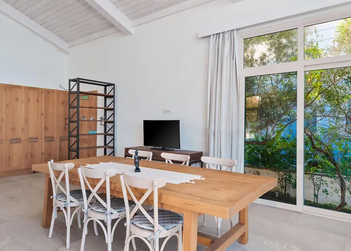 ヴィラ Tekce Knight Island N27