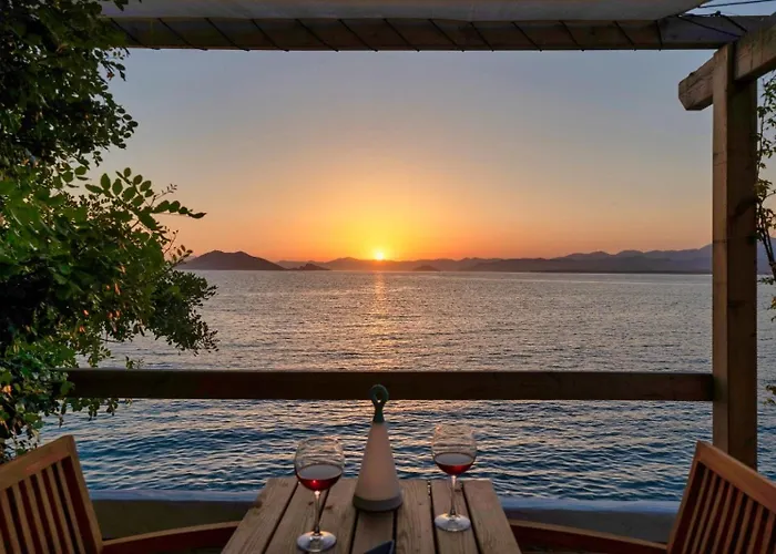 Tekce Knight Island N27 Vilă